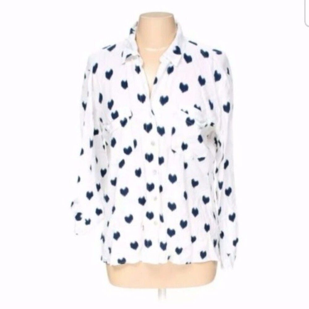 JUST LIVING | white &navy blue heart button up size medium
